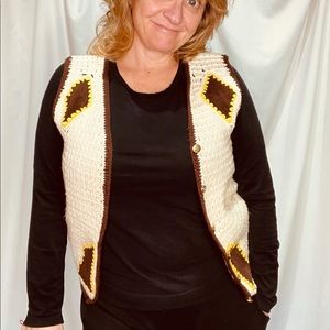 Super fun nouveau vintage vest likely 70’s!